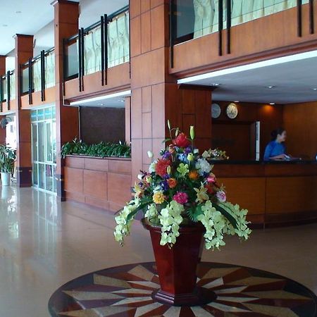 Huu Nghi Hotel Vinh Extérieur photo