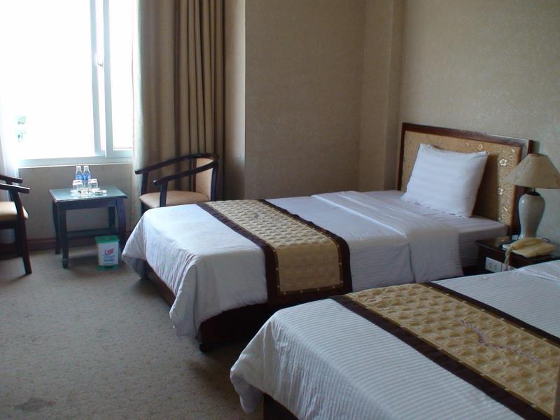 Huu Nghi Hotel Vinh Extérieur photo