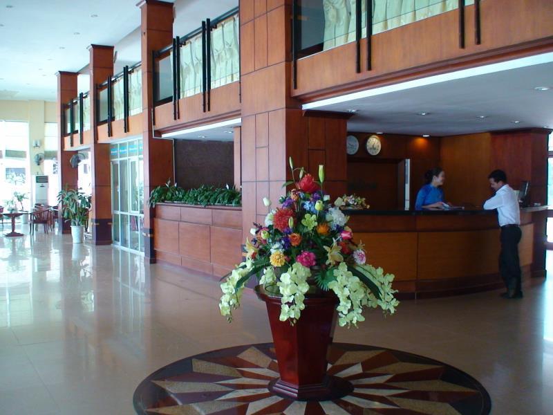 Huu Nghi Hotel Vinh Extérieur photo